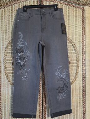 DG2 by Diane Gilman Gray Jeans with Sun & Moon Embroidery 14